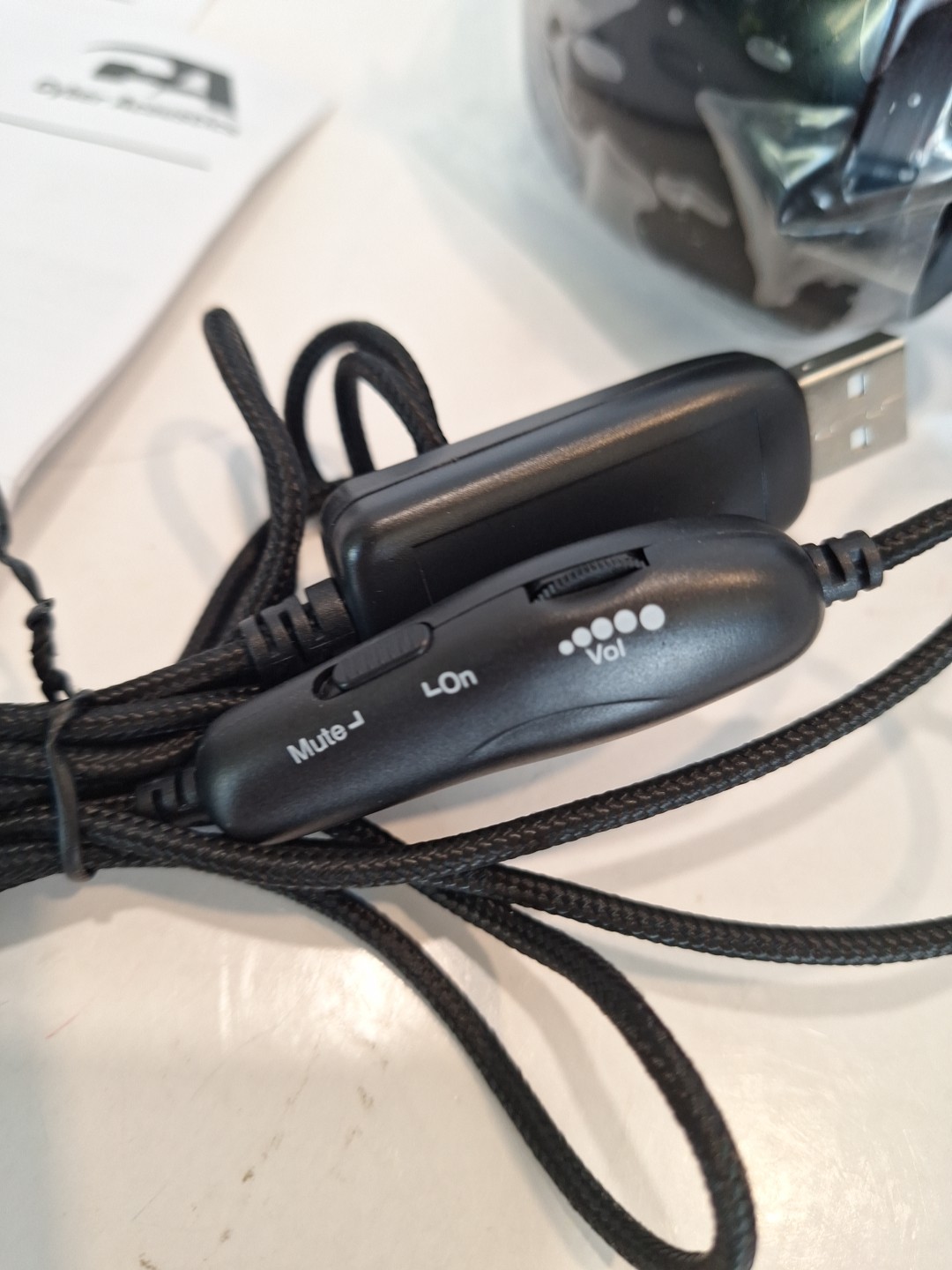 Cyber Acoustics AC-6012 Wired Stereo USB Headset With Microphone Gaming Cans