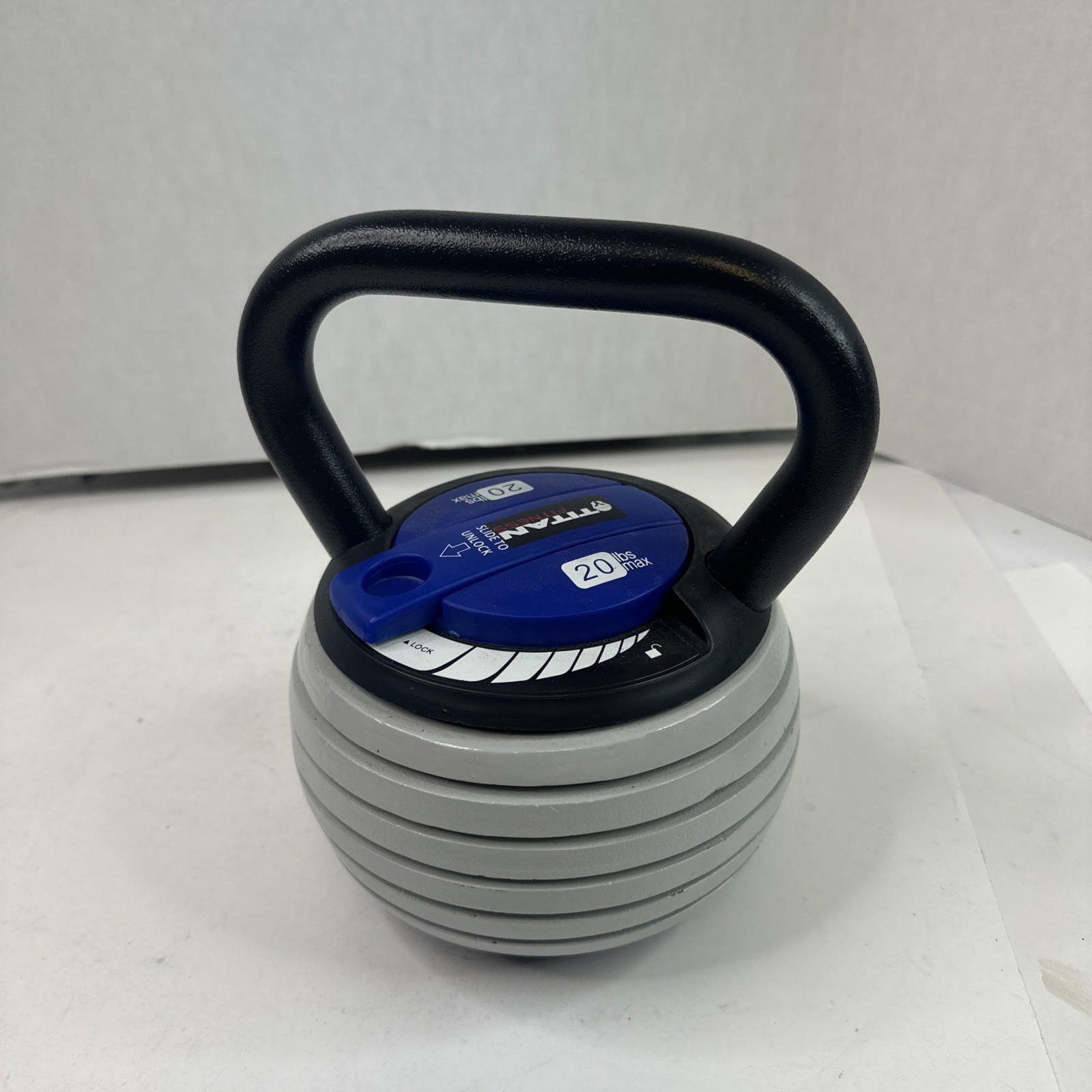 Titan Fitness Adjustable 20lb Kettlebell Blue