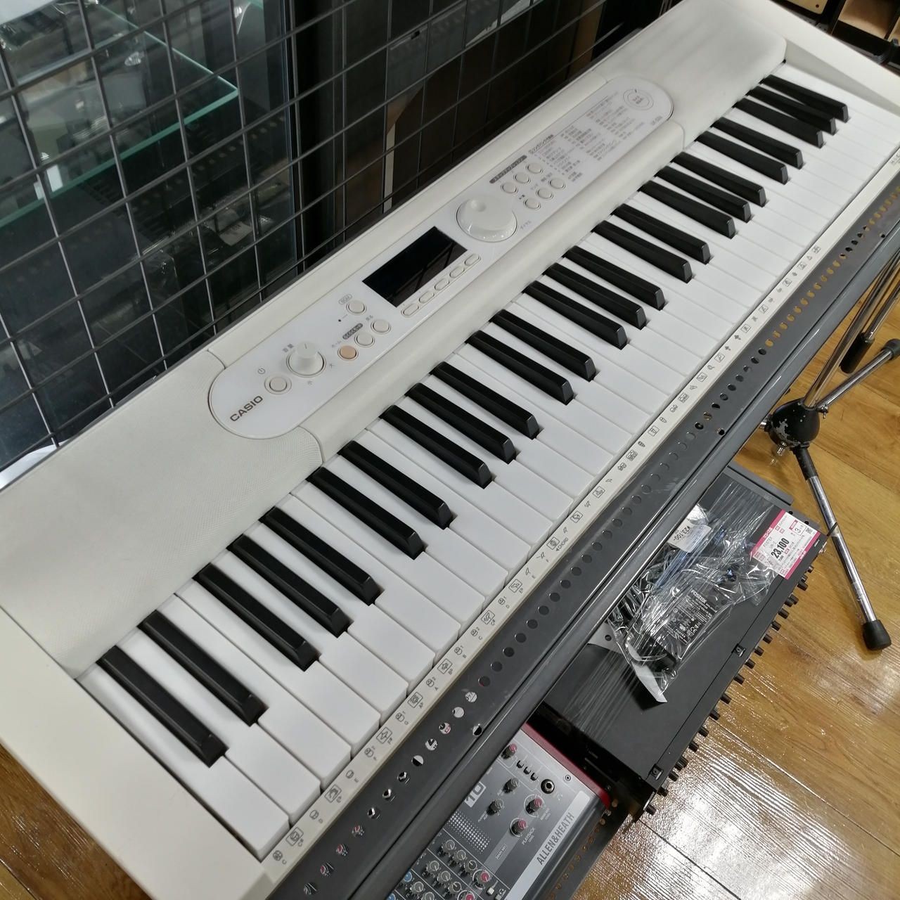 CASIO Family Keyboard LK-526 Used