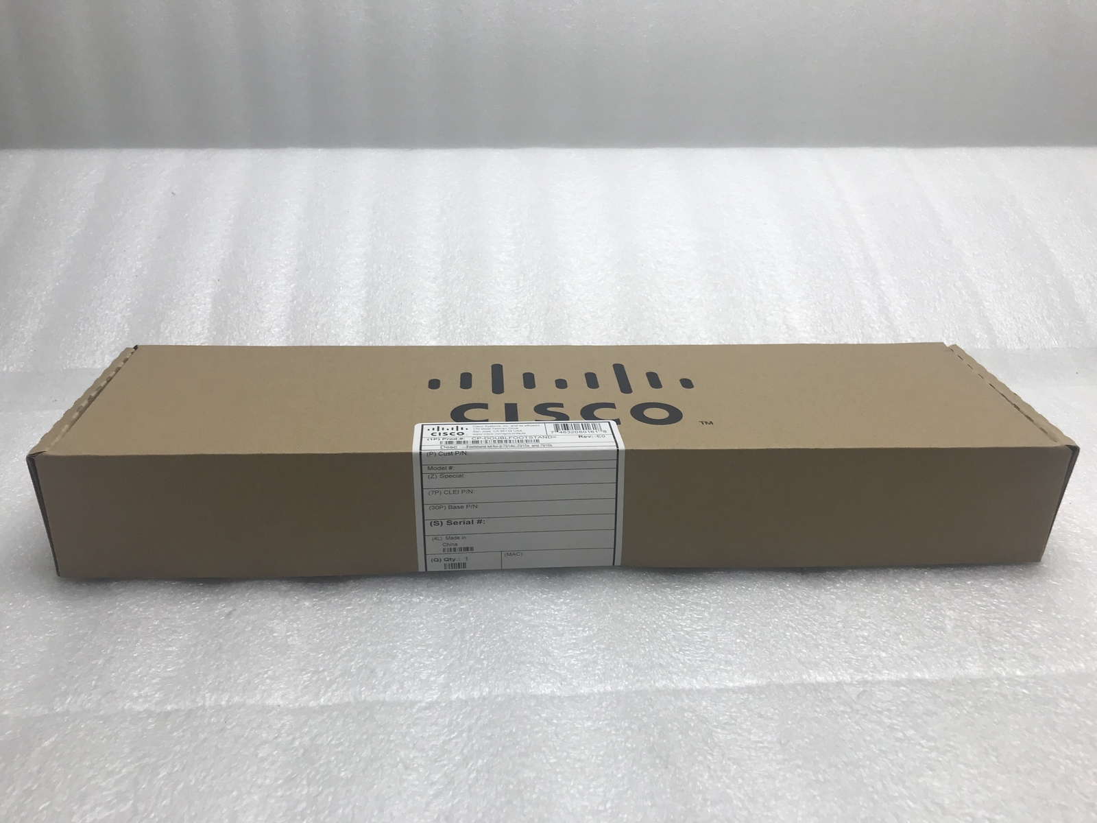 Cisco CP-DOUBLEFOOTSTAND= Kit for 2 7914s, 7915s, and 7916s 800-28117-02