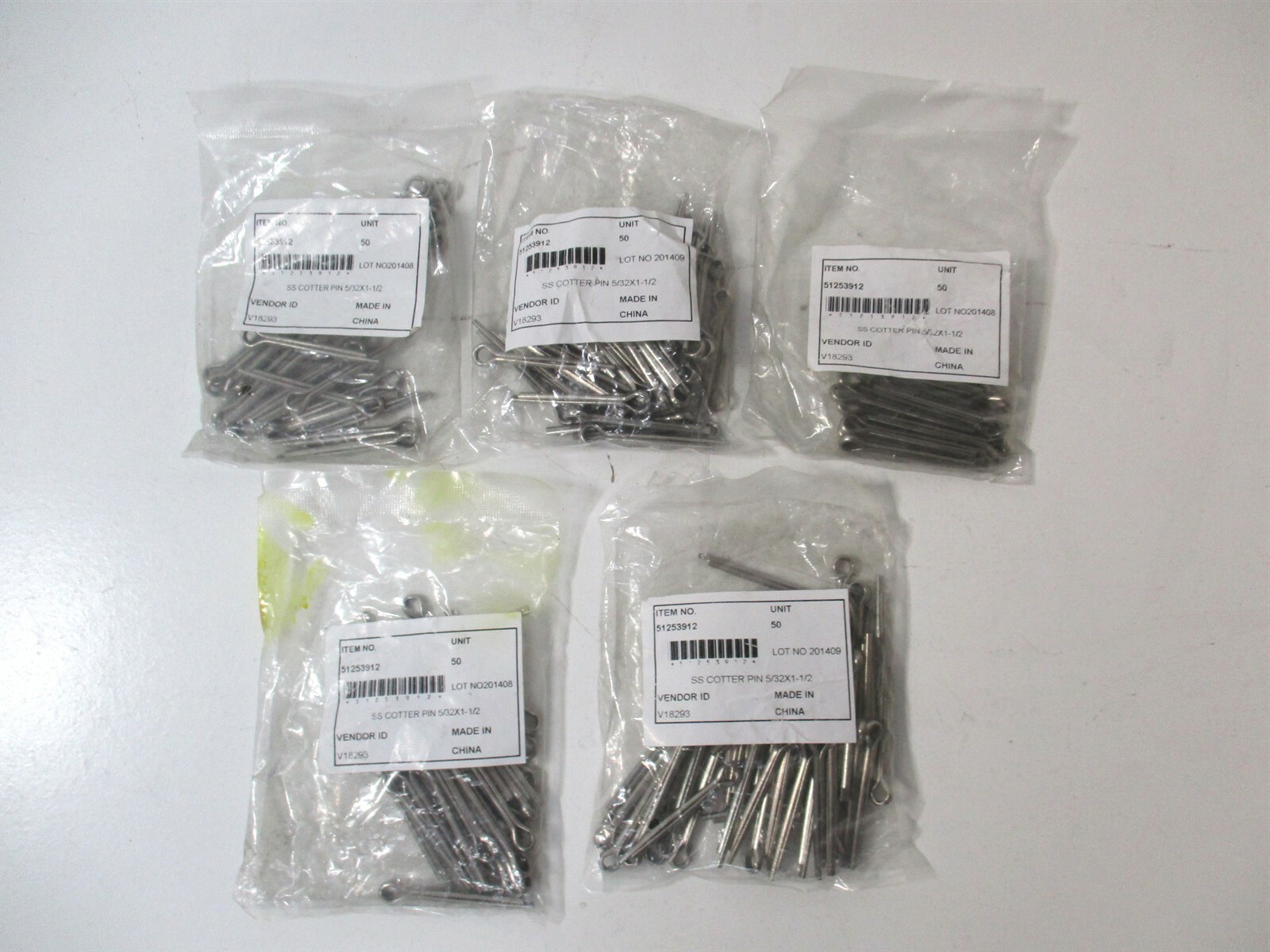 (51253912) 5/32 x 1-1/2" Zinc Carbon Steel Cotter Pins - Lot of 250