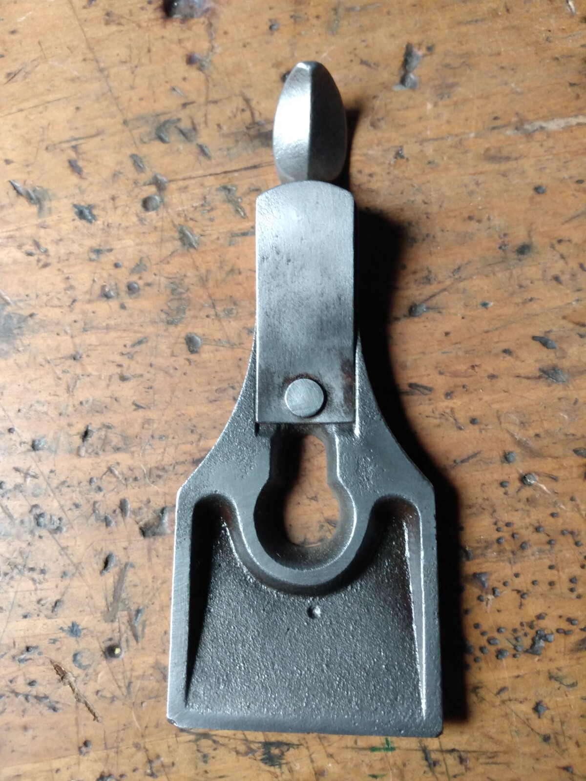 STANLEY 2" (approx) *MODIFIED* keyhole lever cap. READ FULL DESCRIPTION.