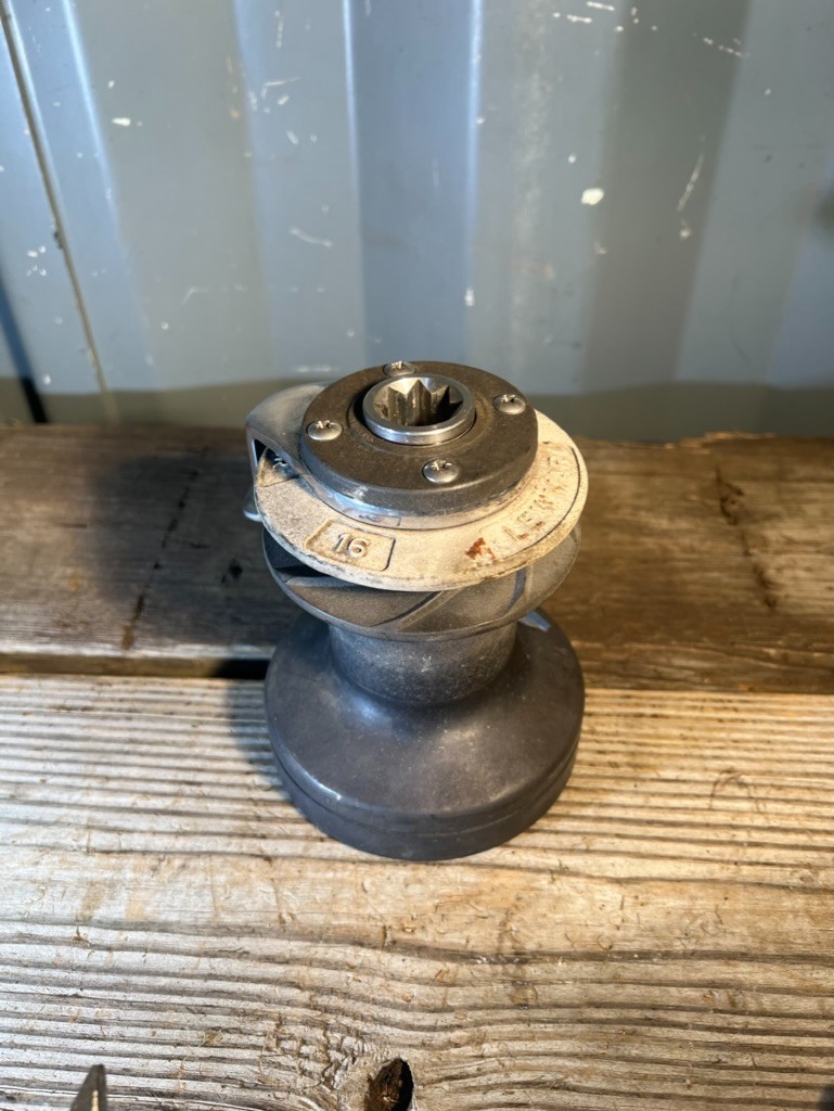 Lewmar 16 Single Speed Self Tailing Sailboat Winch
