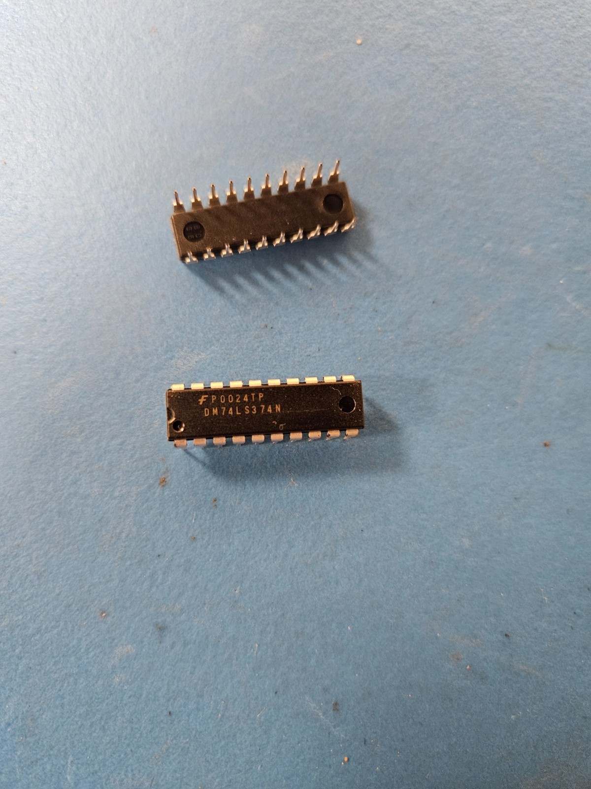(3 PCS) DM74LS374N FSC