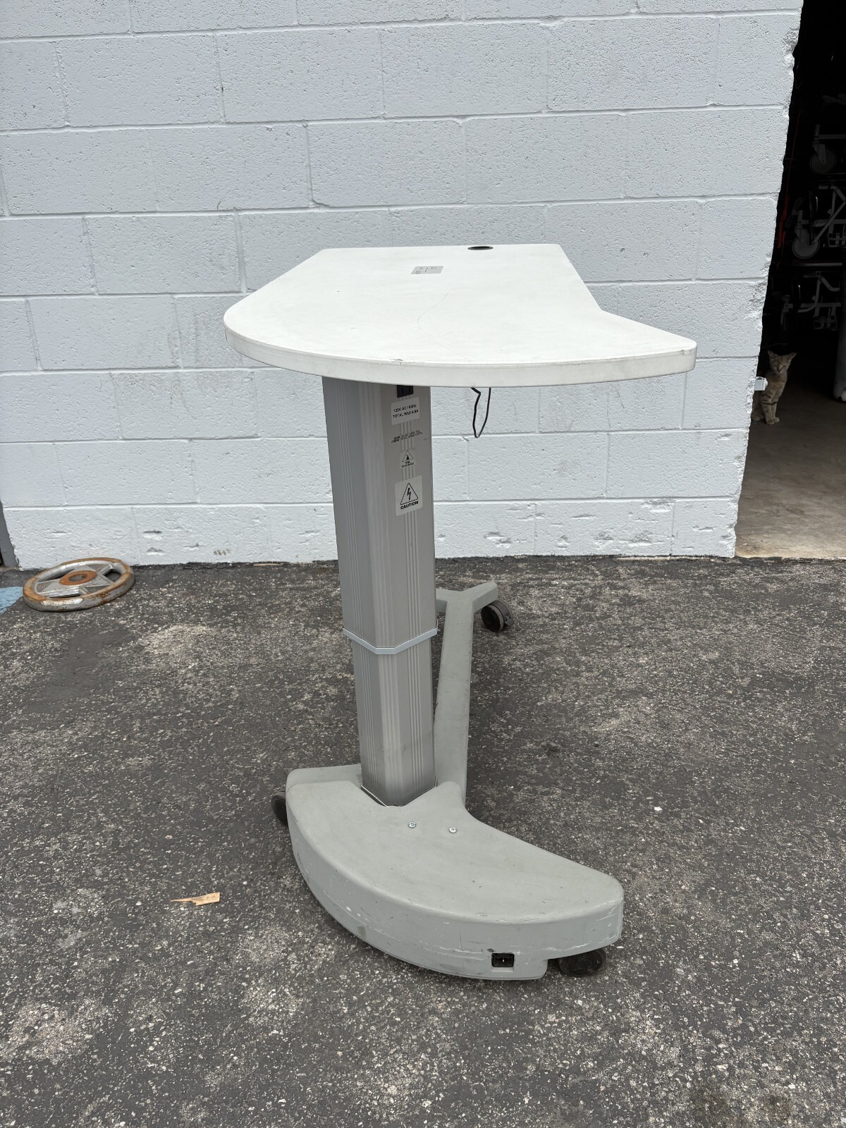 Motorized Adjustable Table/Desk Schumo-Sir Base Reliance Tabletop
