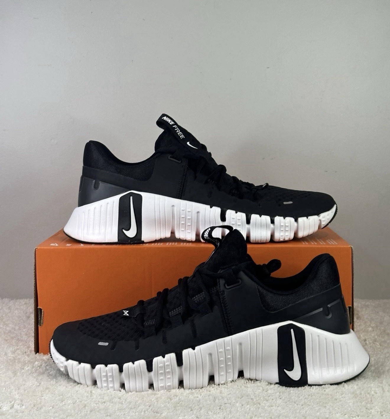 Mens Nike Free Metcon 5 Black/White size 10.5