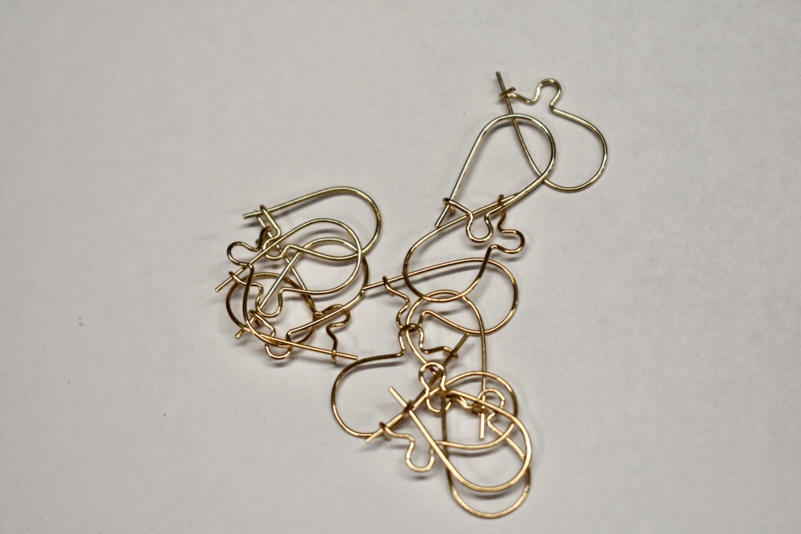VINTAGE 6 PAIRS GOLDTONE PIERCED EARRING  EAR WIRES * 23 GAUGE THIN YYY