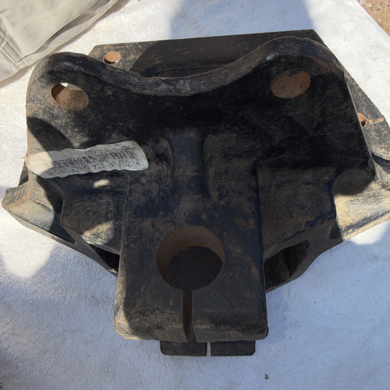 Hendrickson 50185-002 Leaf Spring Hanger Front Frame 1-3/8" Spring Pin. No Box