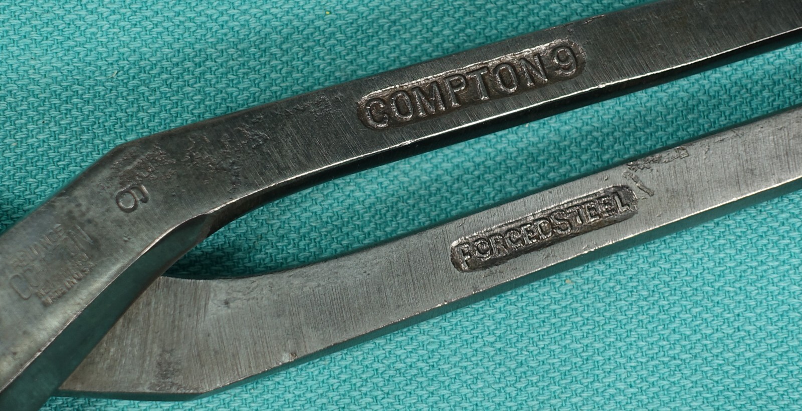 Vintage COMPTON "Reliance" # 9 Regular Tinners' Snips 13" Long w/ 3" Cut