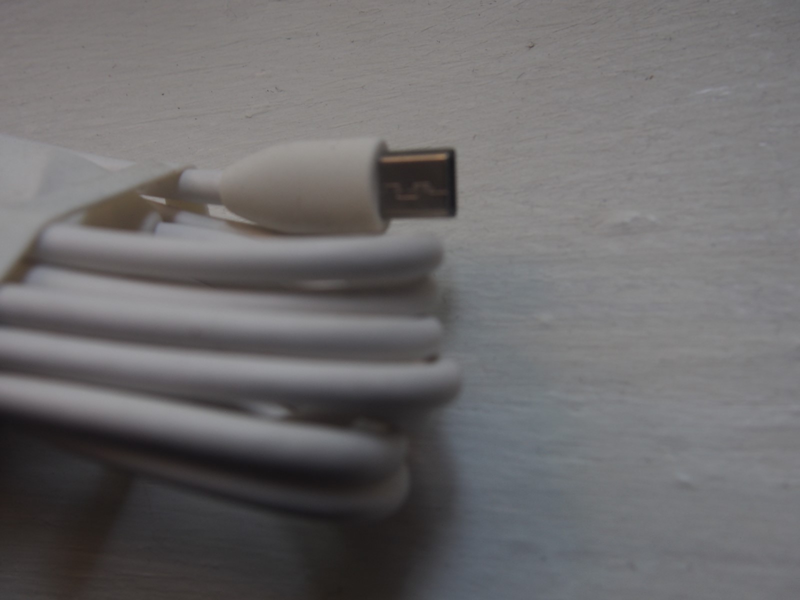 Original HTC T-Mobile myTouch 3G USB Cable (White) 73H00316-00M