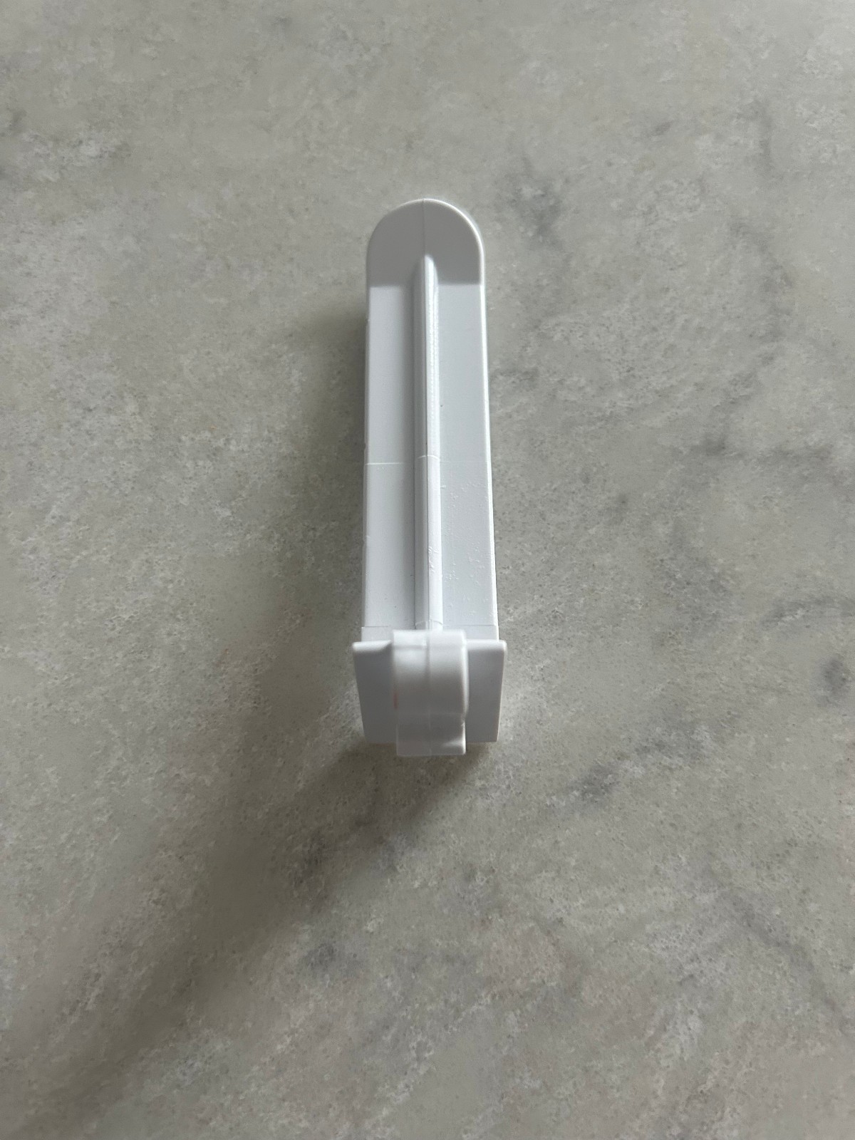 30 - 3" WHITE PLASTIC DISPLAY HOOKS FOR CORRUGATED DISPLAY