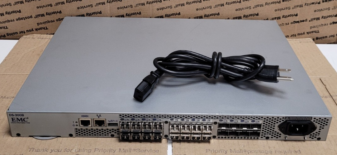 EMC Brocade DS-300B 24-Port Fibre Channel Switch NO RACK EARS (TESTED)