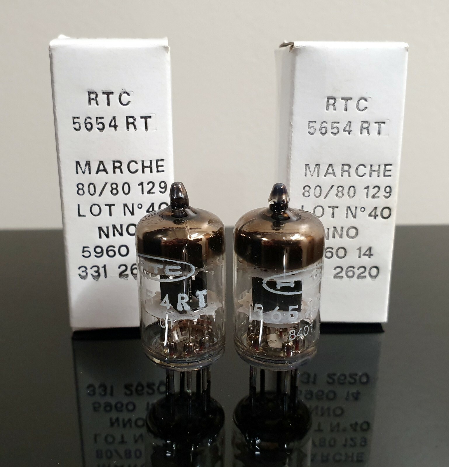 Matched Pair (2) NOS/NIB Mullard 5654/6AK5/EF95/M8100 BLACK HOLE plate tubes