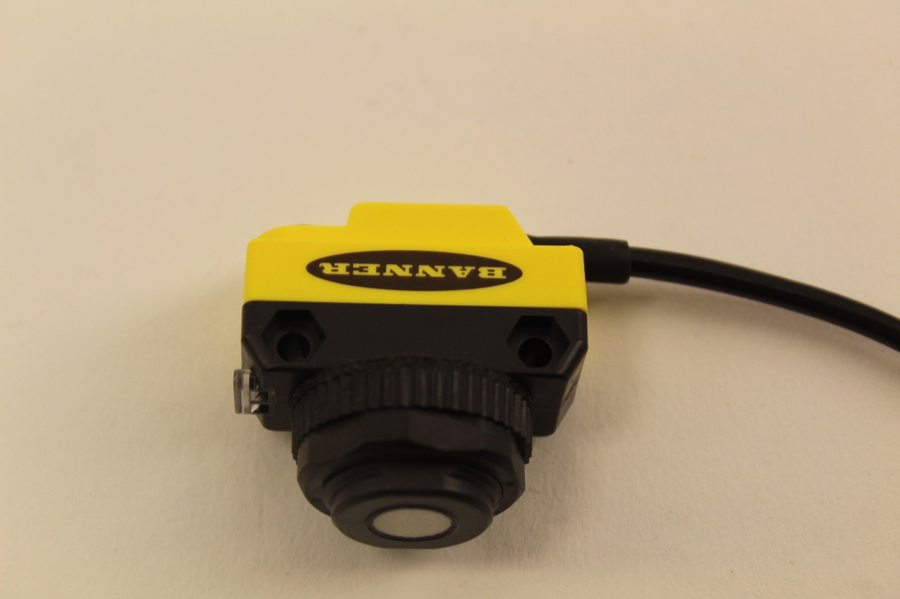 Banner QS18UPAQ Sensor New In Box