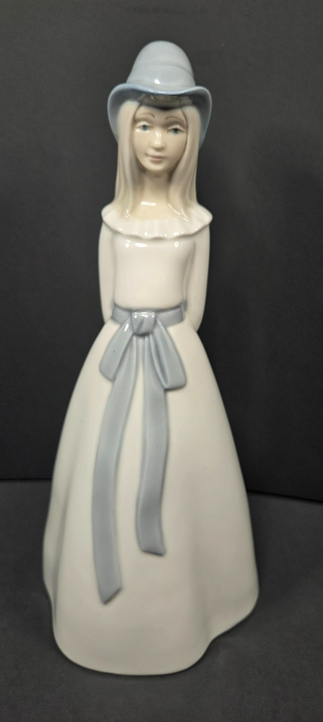 Vintage PORCEVAL Porcelain Girl in Hat & Dress Figurine Valencia Spain Retired