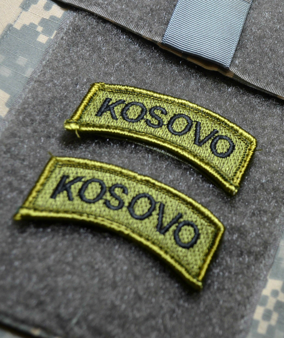 NATO KOSOVO PEACE FORCE KFOR US ARMED FORCES CAMP BONDSTEEL vêlkrö 2-TAB: KOSOVO