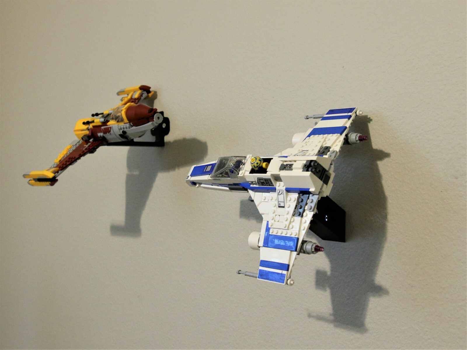 Ultimate Display Solutions wall mount for Lego 75364 E-wing vs Shin Hati's ship