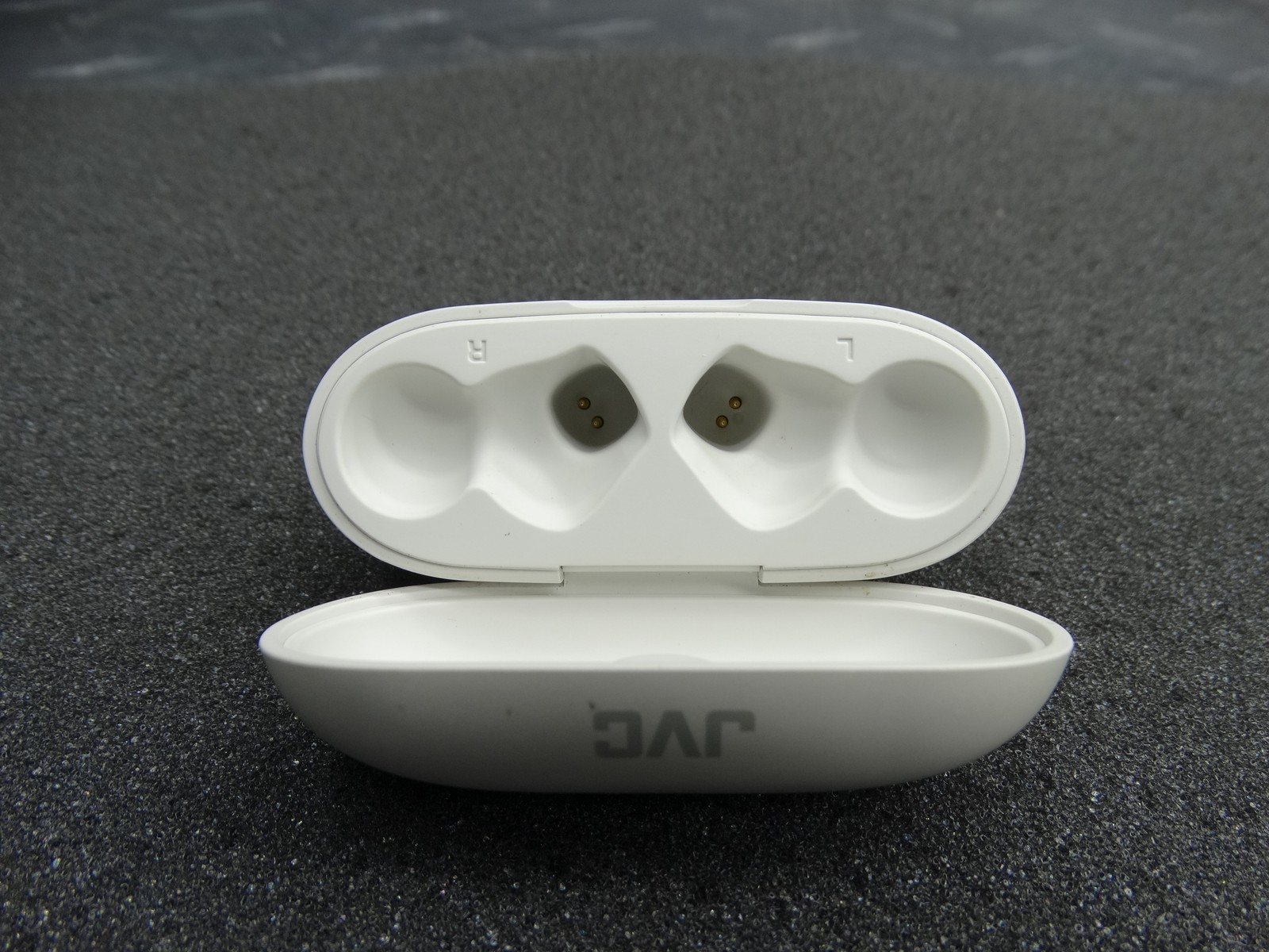 JVC - Gumy True Wireless Headphones Case Only White