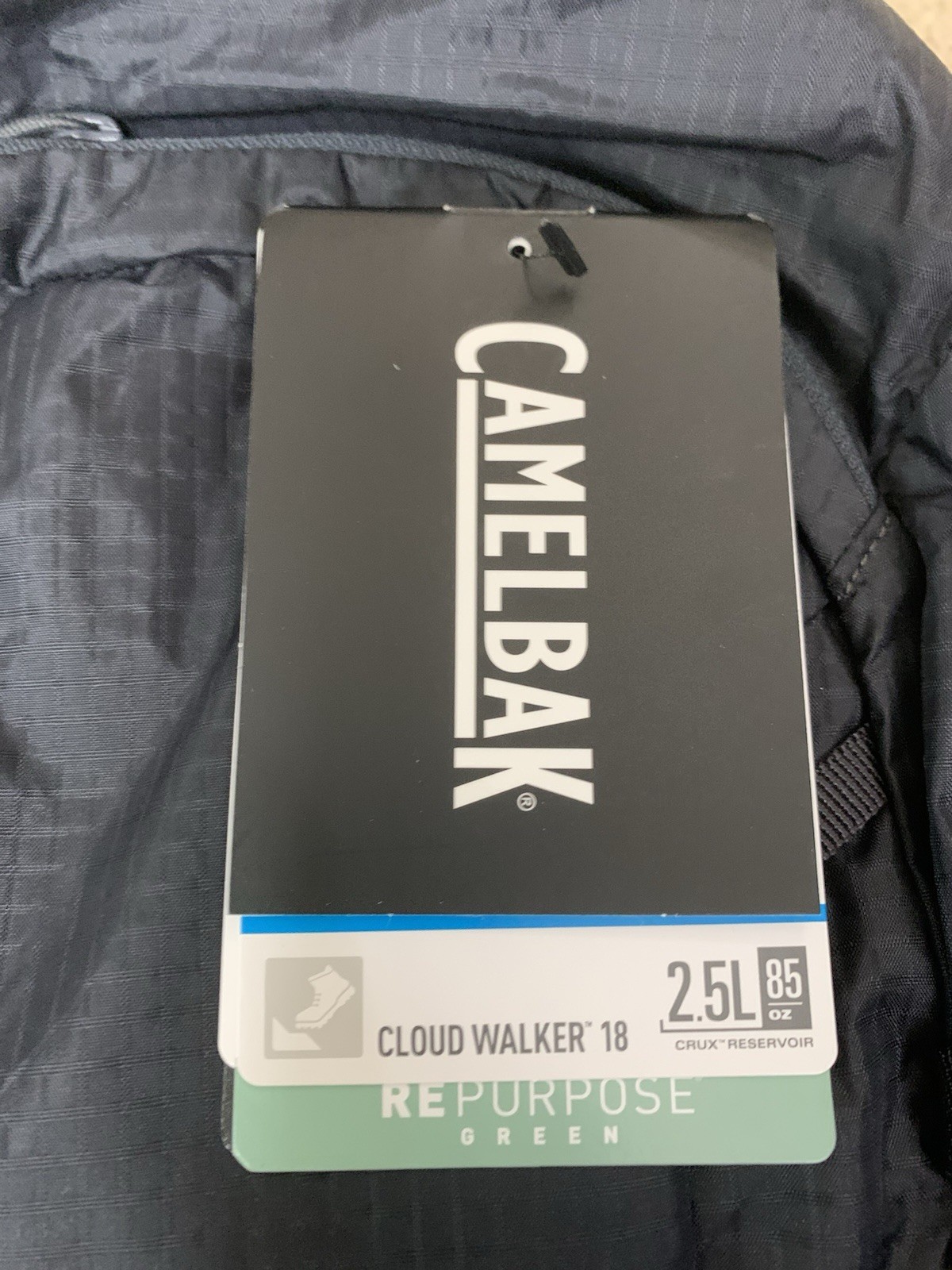 NEW Camelbak Black Cloud Walker 18 Backpack *Unused 2.5l Hydration Bladder