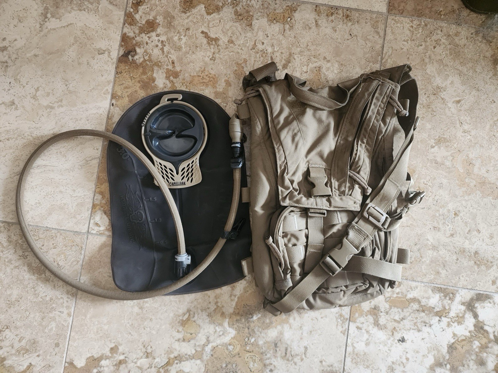1-CamelBak 3L 100oz USMC FILBE Hydration Carrier  Plus 2 Bladders