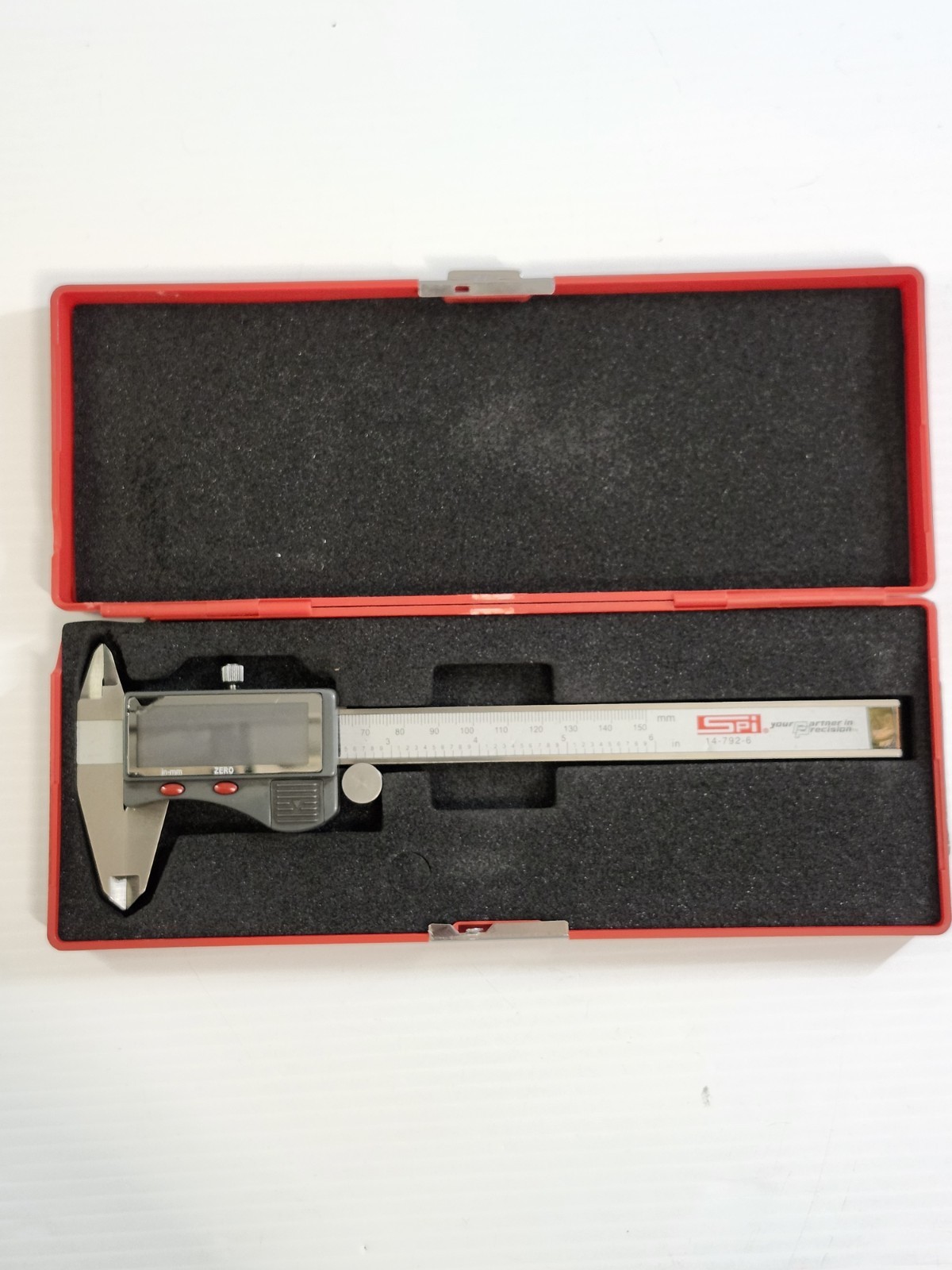 SPI 6 INCH DIGITAL CALIPERS 14-792-6