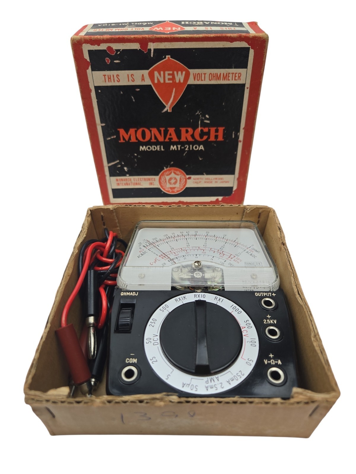 Monarch MT- 210 A Volt OHM VTG Meter with leather Backing, Electronic Tester