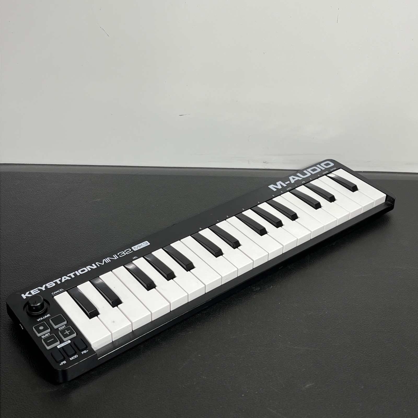 M-Audio Keystation Mini 32 MK3 32-Key Keyboard Controller