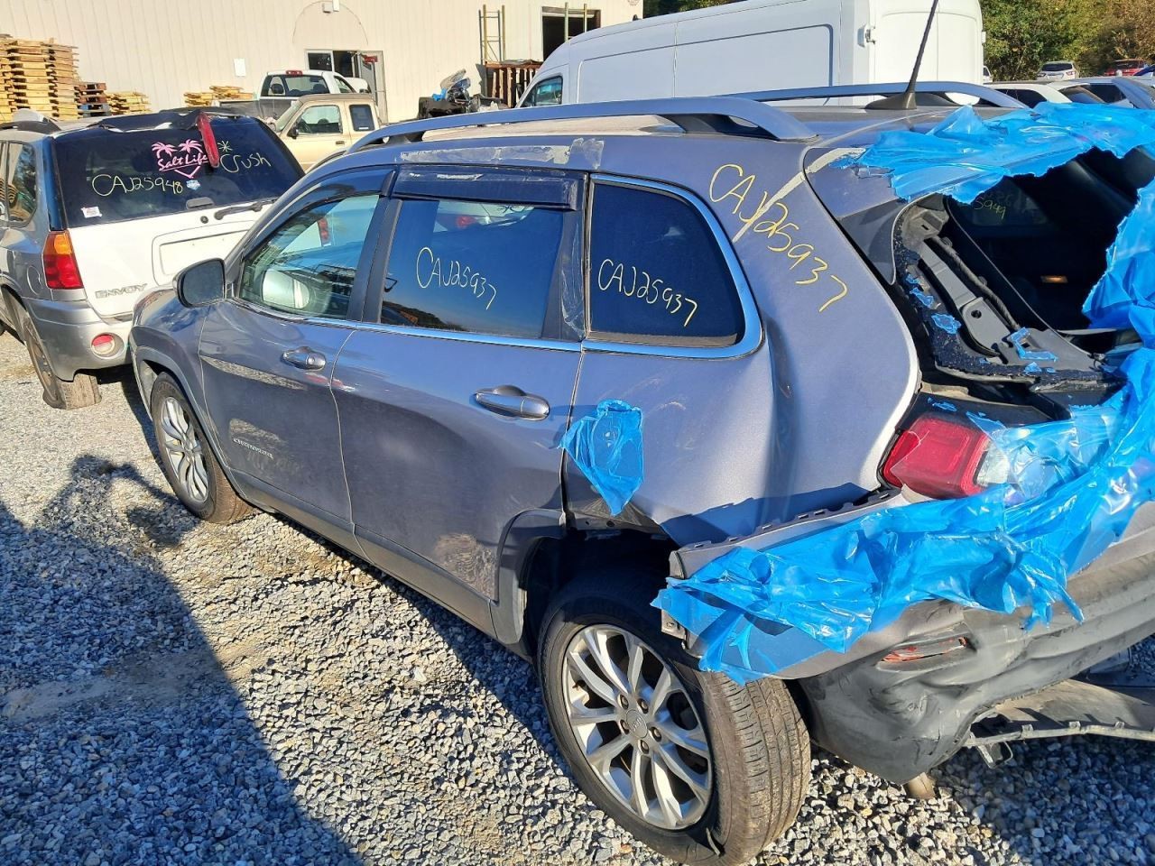 CHEROKEE 2019 Glove Box 4856684