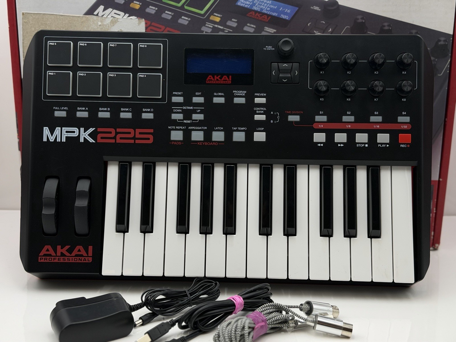 Akai Professional MPK 225 Compact Keyboard Controller