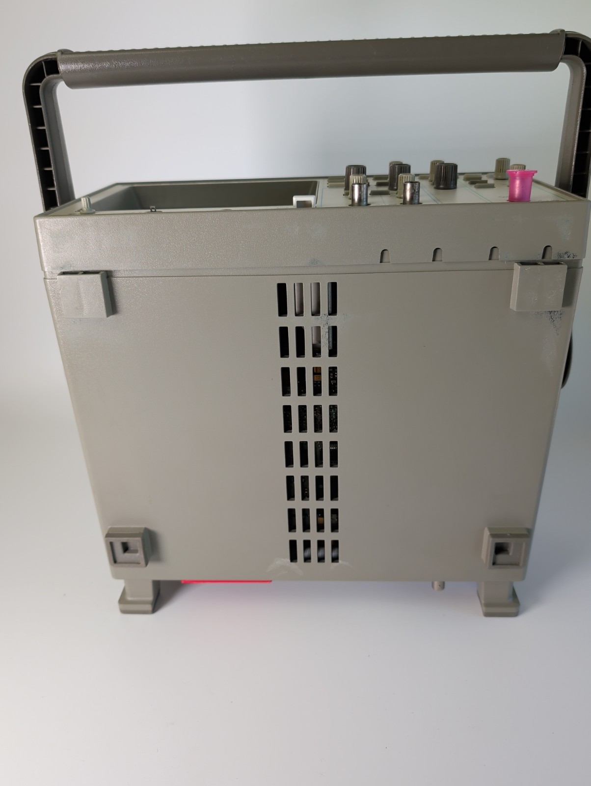 HP 54600A Digital Oscilloscope Powers on and display works. No Probes