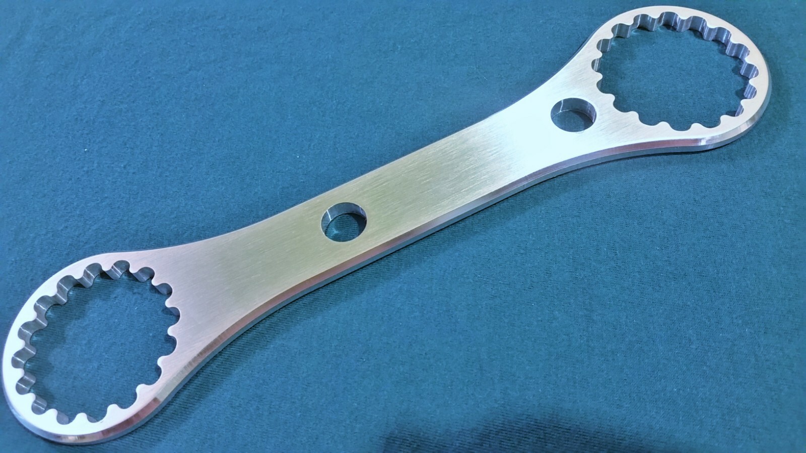 Wheels MFG Bottom Bracket Wrench for 48.5 mm + 44 mm 16 notch- Wrench,BB,Spanner