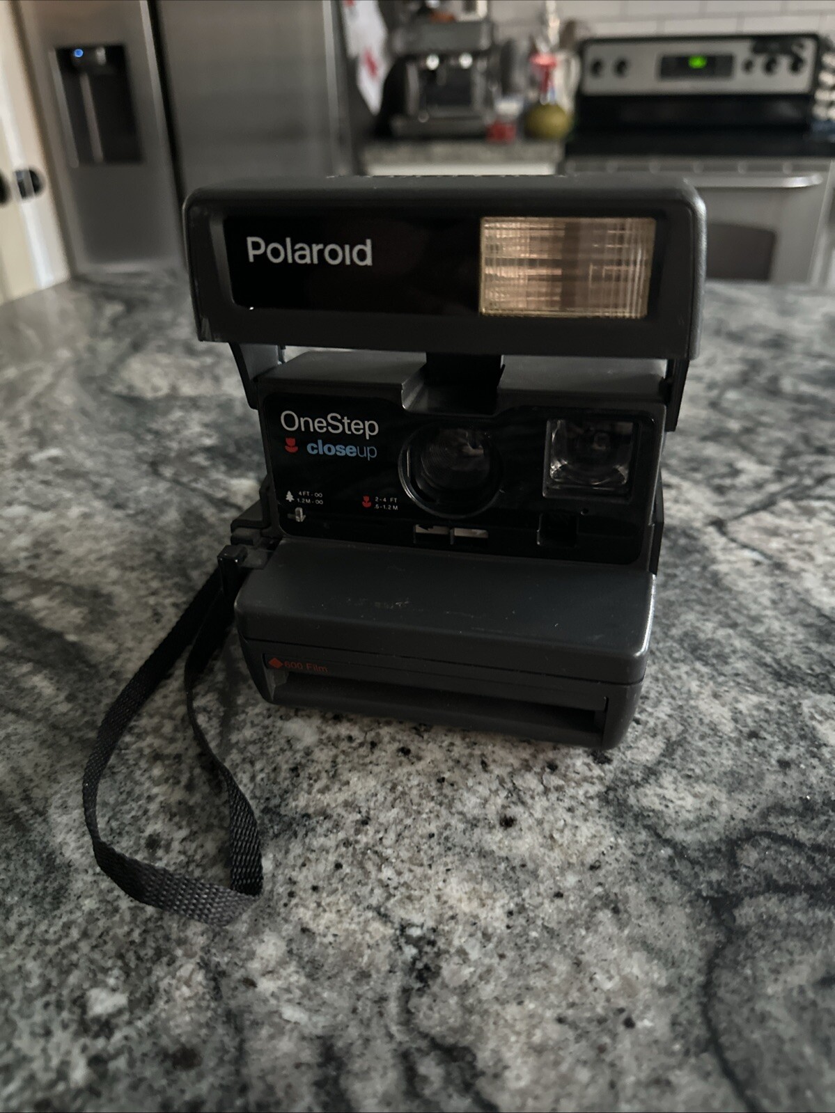 Polaroid One Step Close Up 600 Instant Camera w/ Strap - Untested