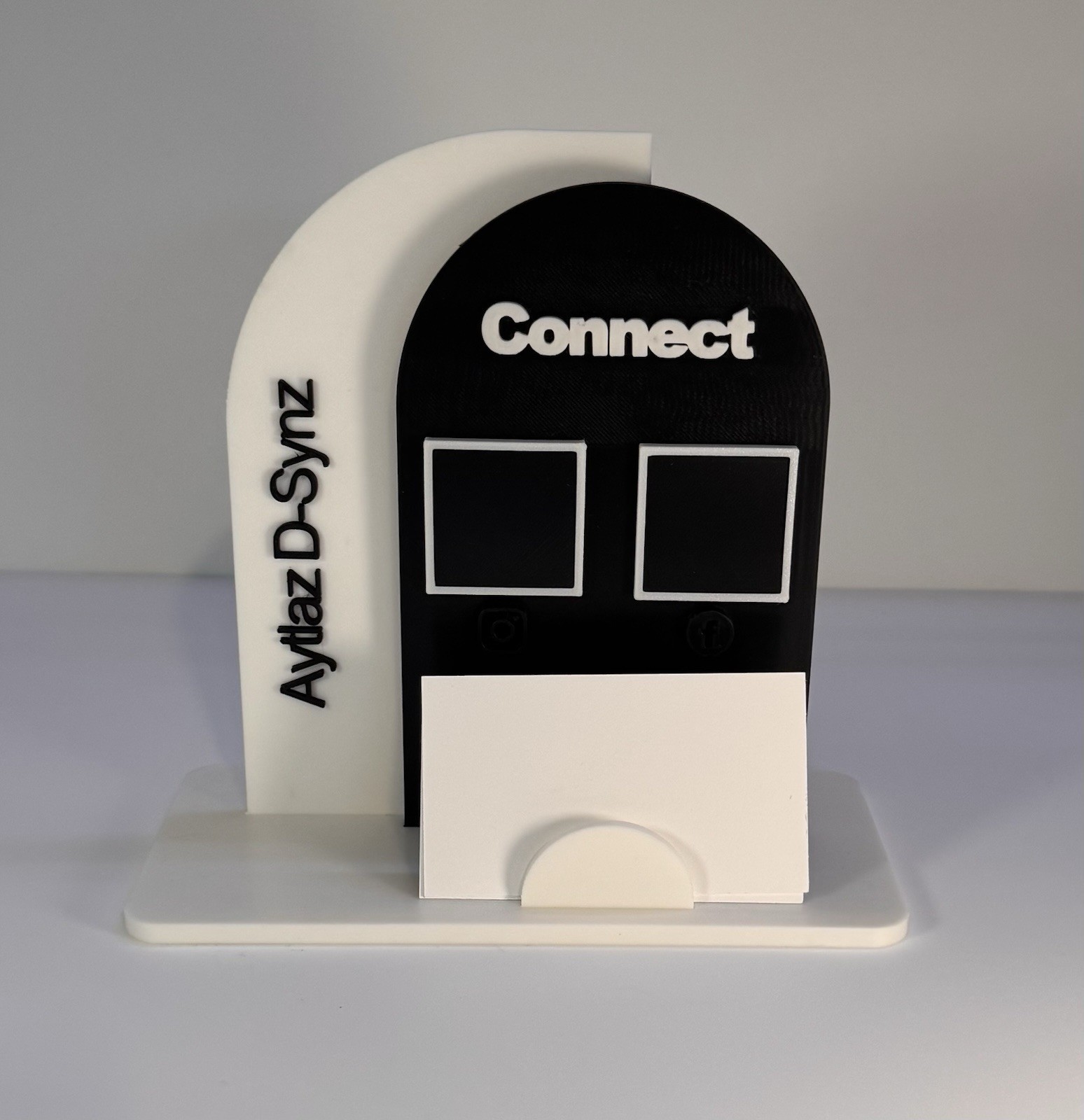 QR Code Stand For Vendor/markets.  Allows Up To Two QR Codes.