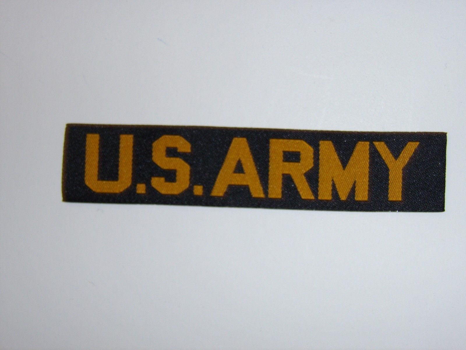 E2025 Vietnam US ARMY Tape issue type woven yellow/gold die cut IR39A