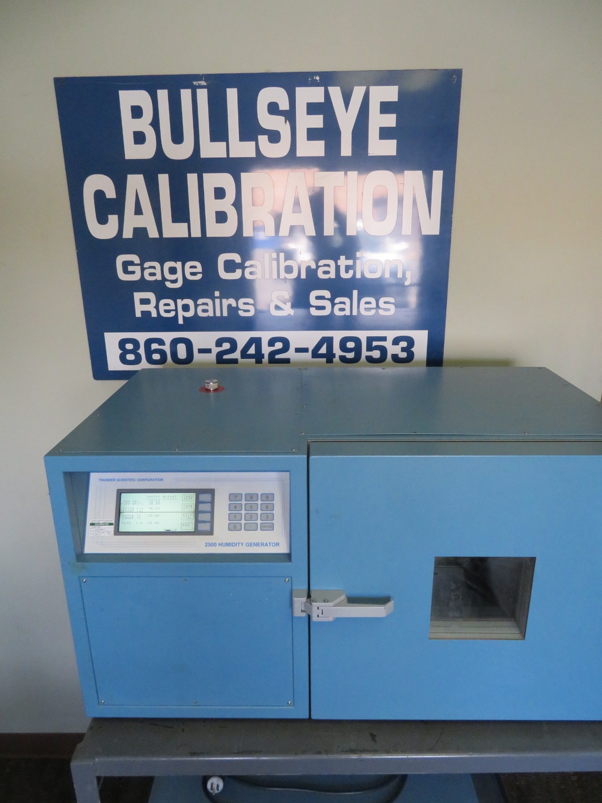 Thunder Scientific Model 2500 Benchtop “Two-Pressure” Humidity Generation System