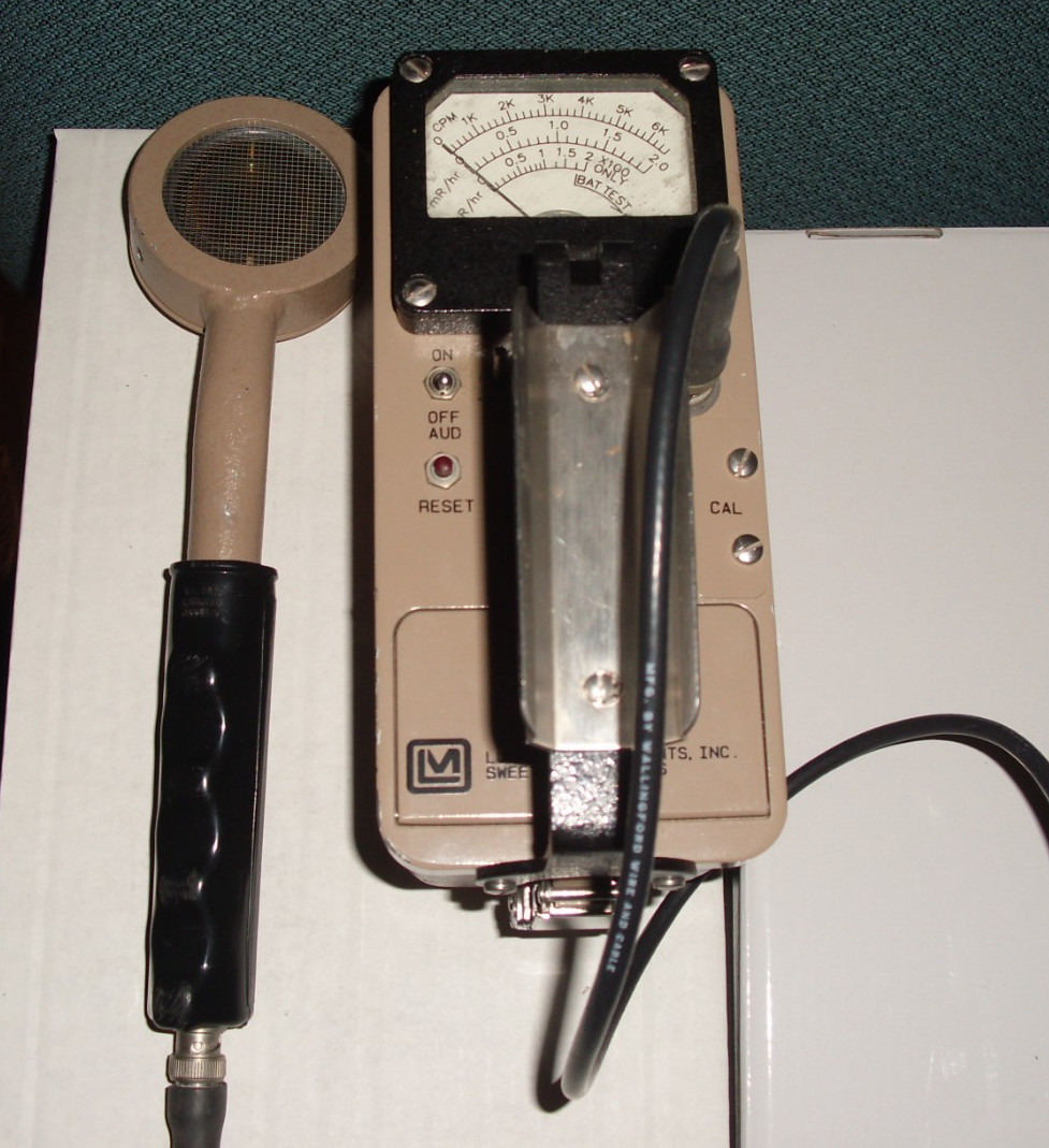 Ludlum Model 3 Survey Meter w/ GM pancake style probe 44-9 and cable