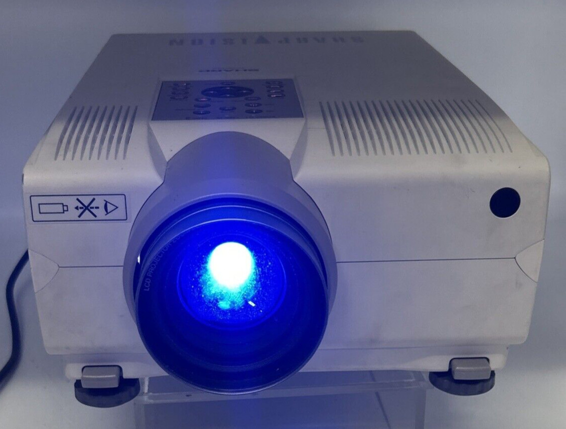 Sharp XV-DW100U 3LCD Projector | 720p HD | 2000 Lumens | Used - Great Condition