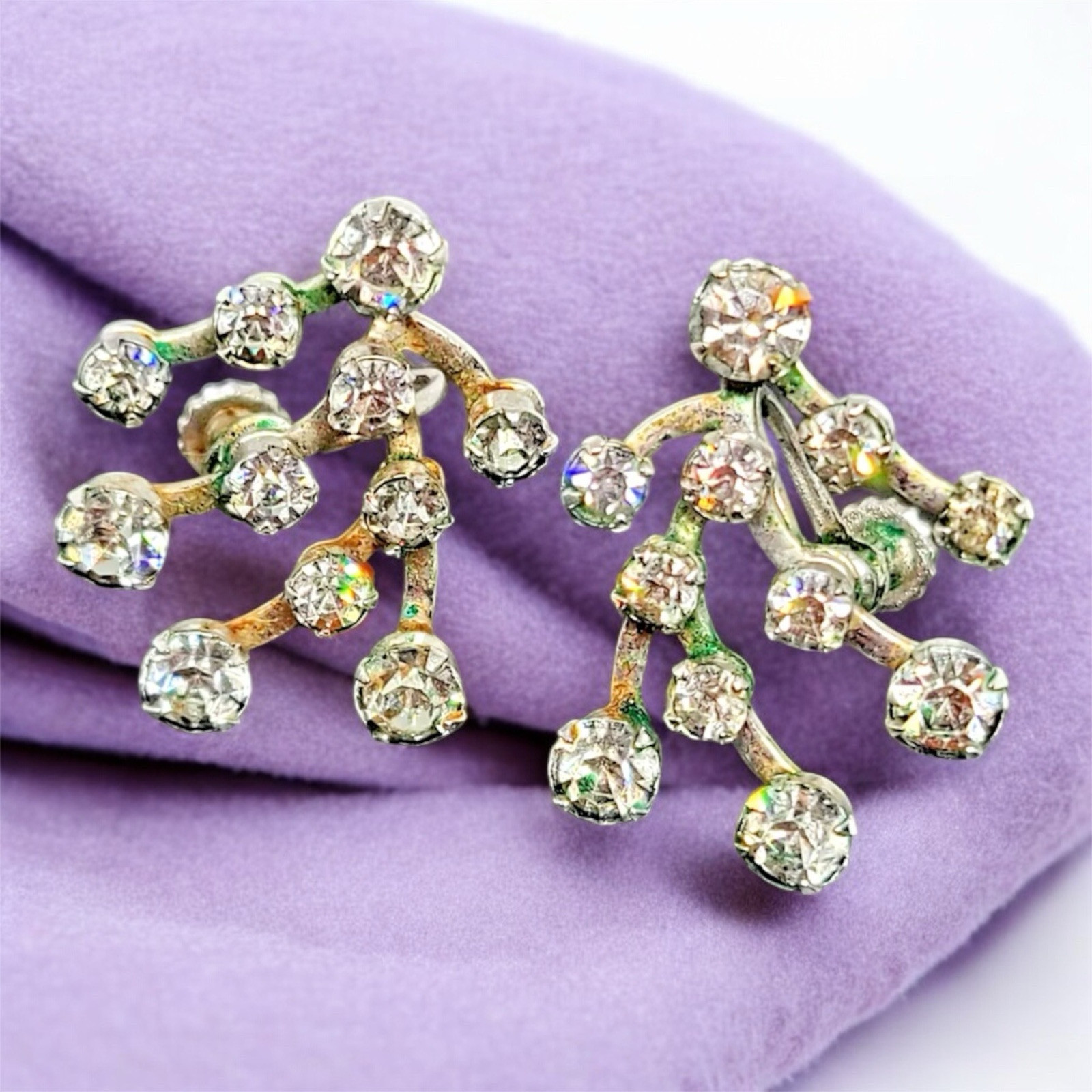 Earrings  rhinestone screwback vintage silvertone  clear stones 1 inch