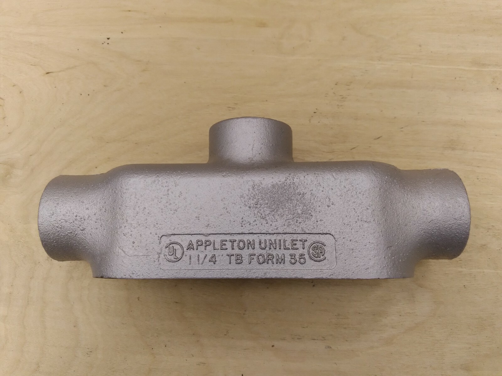 APPLETON TB125-M  1-1/4'' Malleable Iron Form 35 Unilet T - NEW in Box