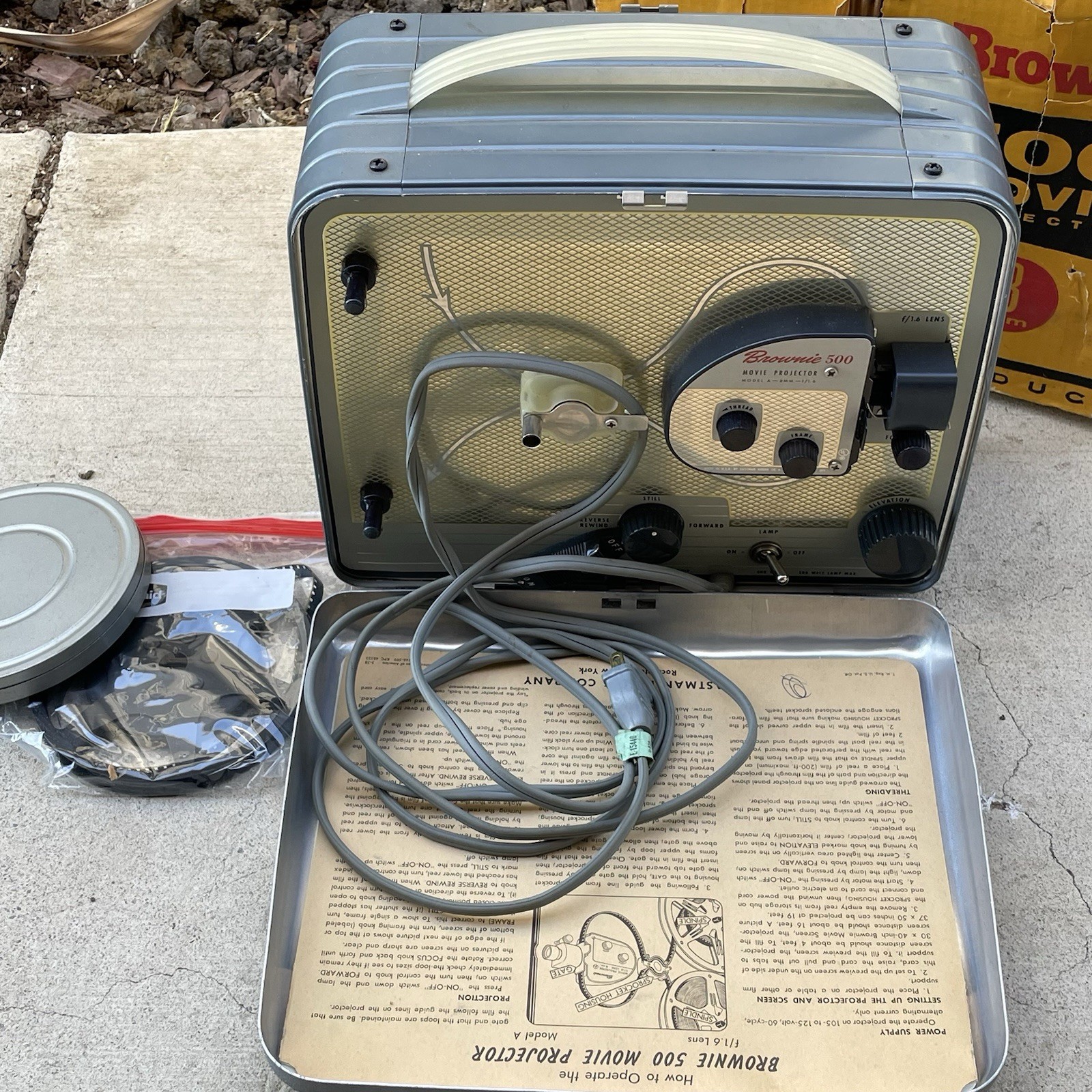 Kodak Brownie 500 Movie Projector Model A 8mm Vintage Film Reels Case Tested