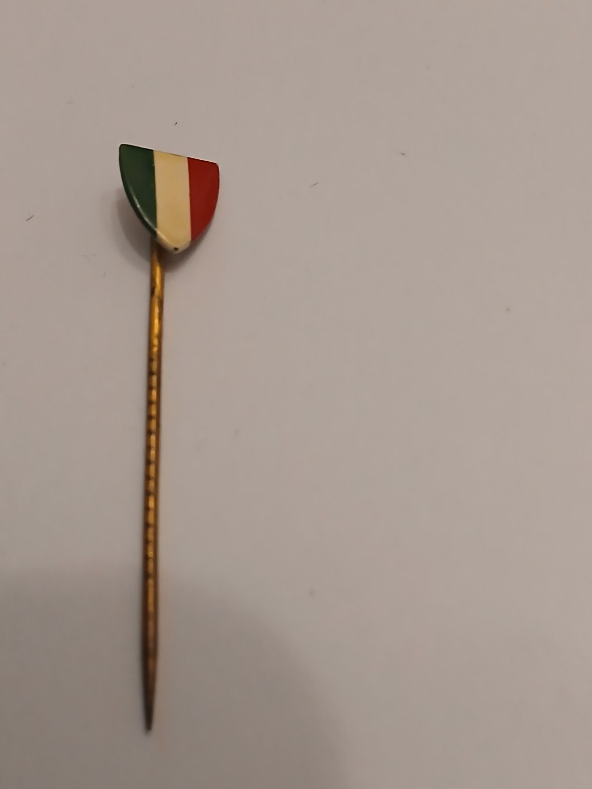 tricolor shield brooch maybe rsi
