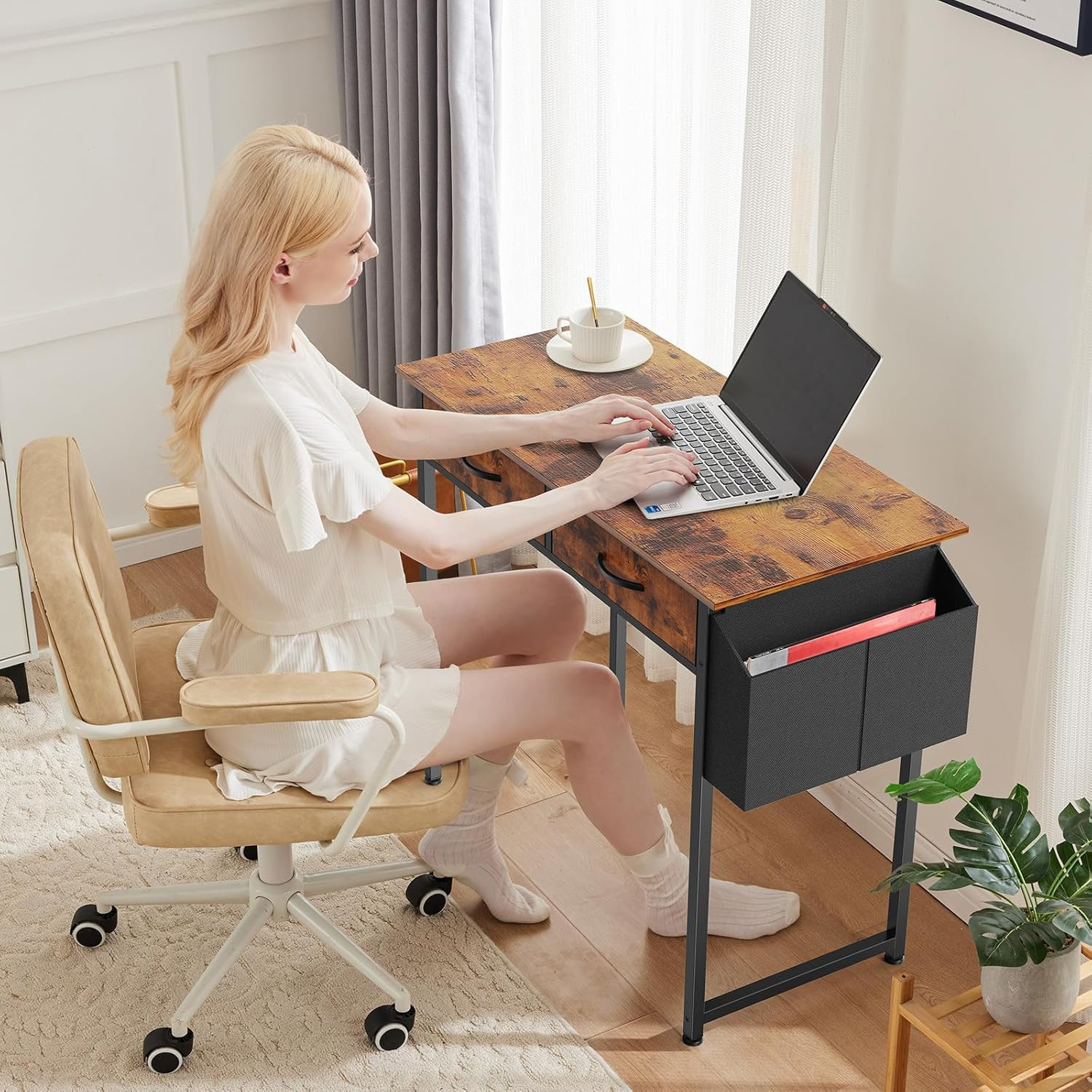 32" Home Office Computer Desk with Drawers, Small Gaming Writing Study Table wit
