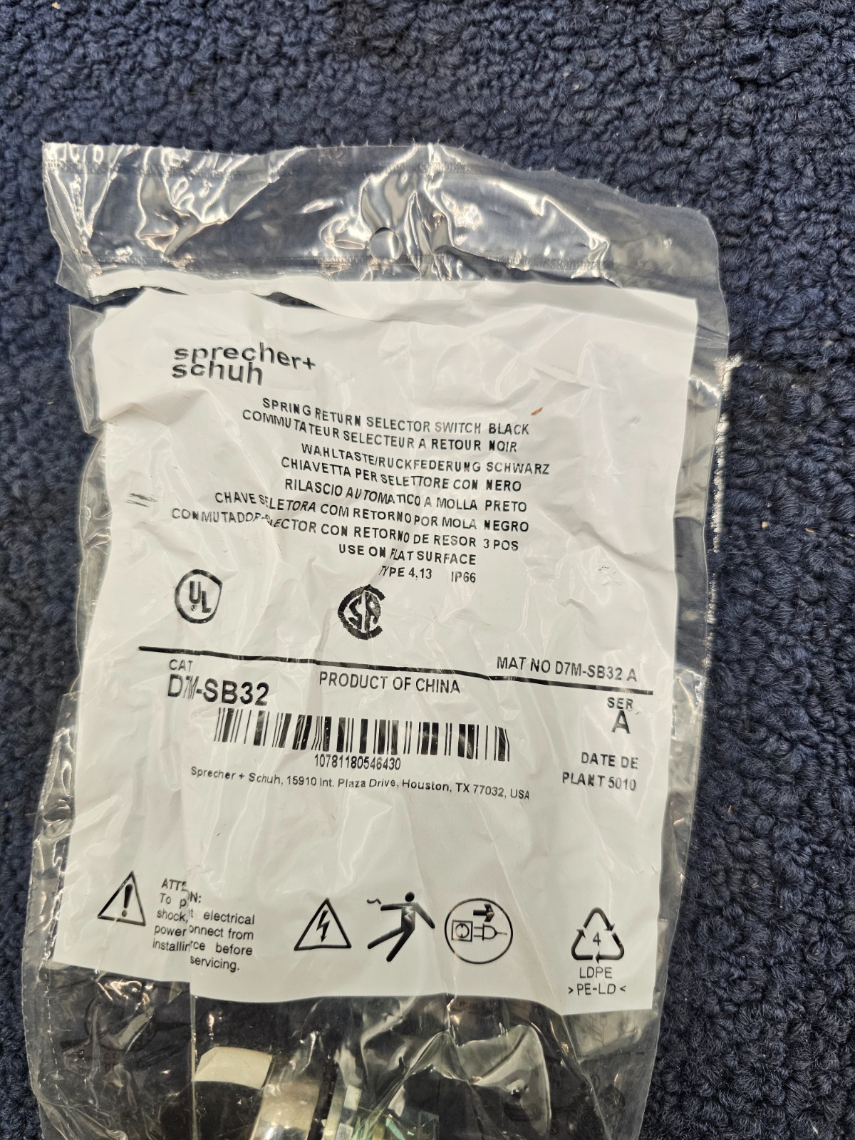 Sprecher & Schuh D7M-SB32 Spring Return Selector Switch Black Replacement