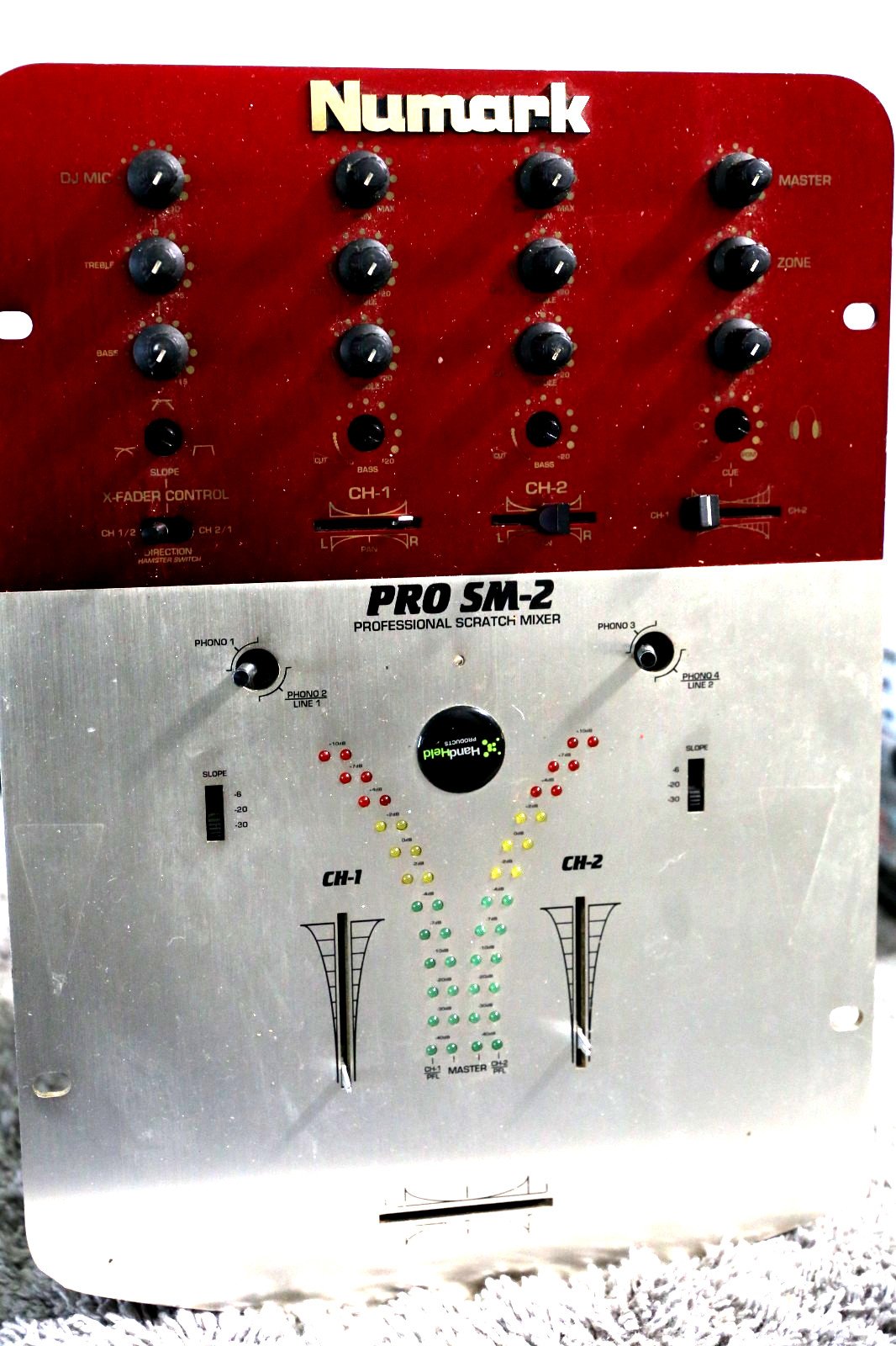 Numark PRO SM-2 professional scratch mixer.