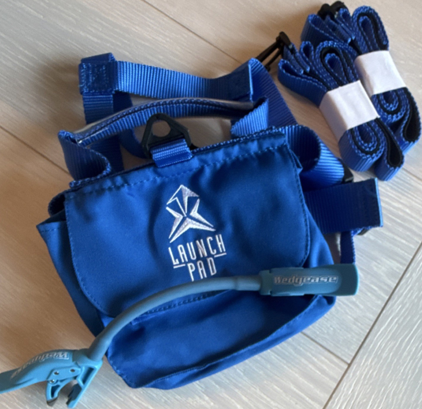 Launch Pad Ski Training Harness Blue Adjustable Straps Carry Pouch Winter Sport
