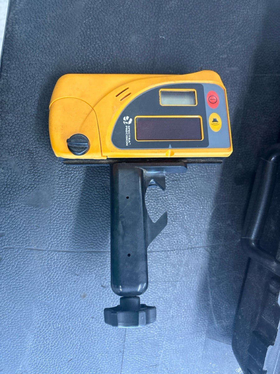 SPECTRA PRECISION LASER MODEL 1000 (N324) (PD2097028)