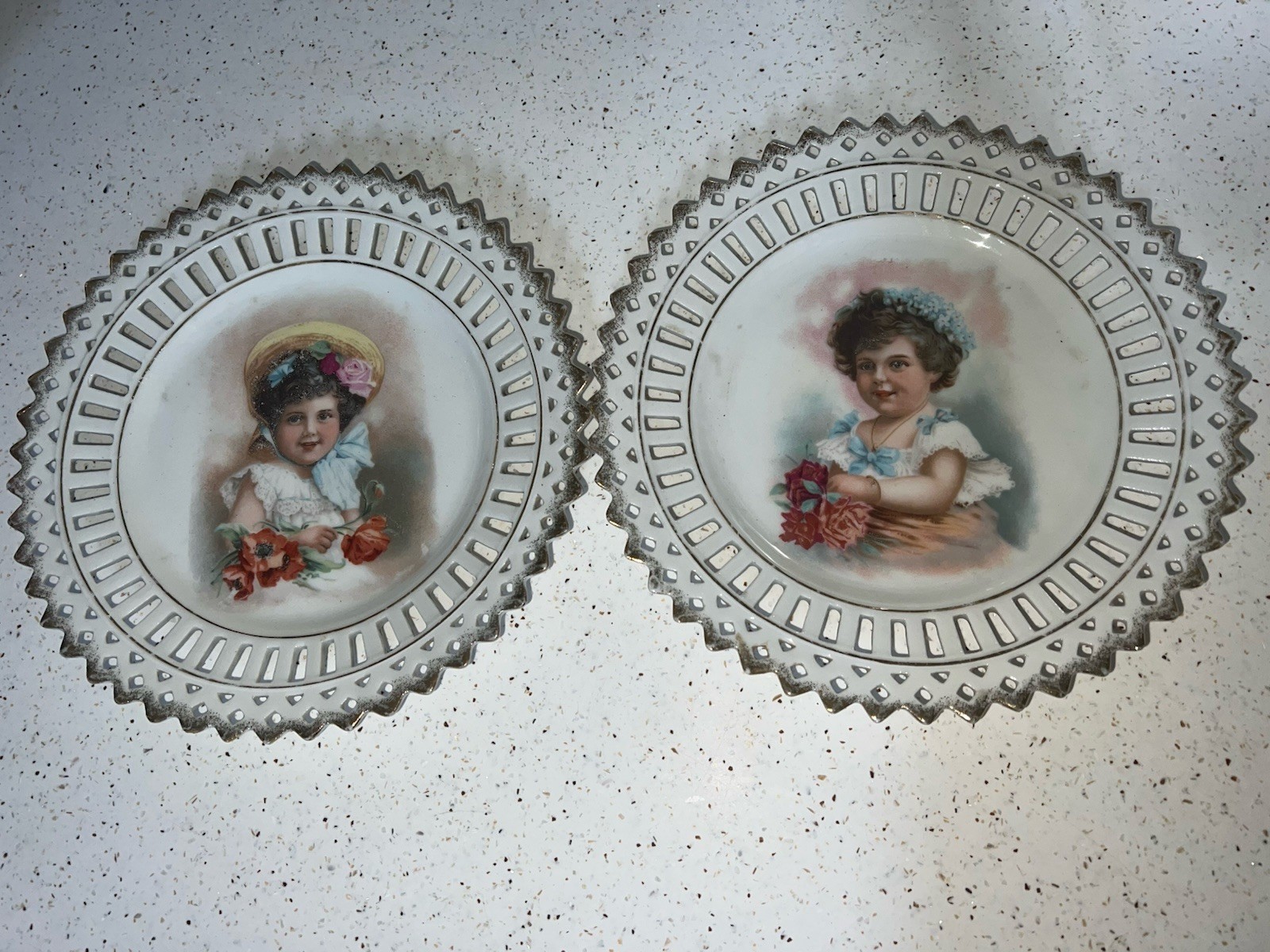 2 Ancientness Porcelain Saxony decrotive porcelain plates