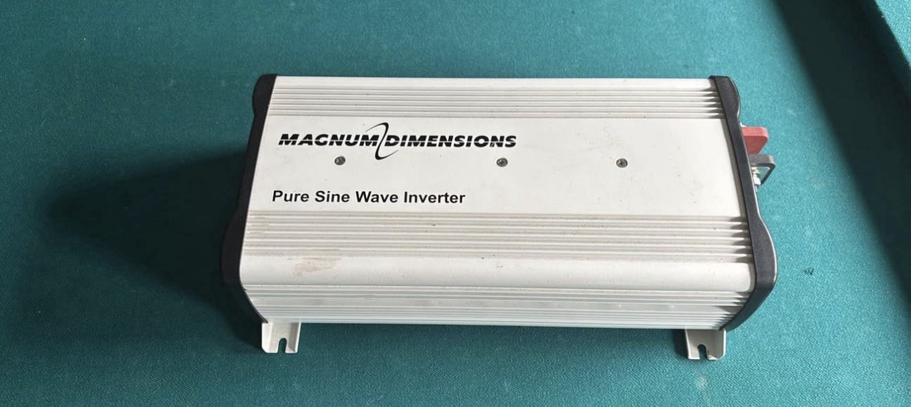 Magnum Dimensions 1000W 12VDC Pure Sine Inverter CSW1012