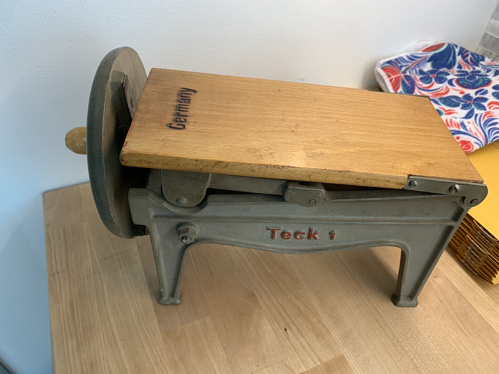 Antique Cast Iron Teck 1 Nudelmaschine.and cutter great condition