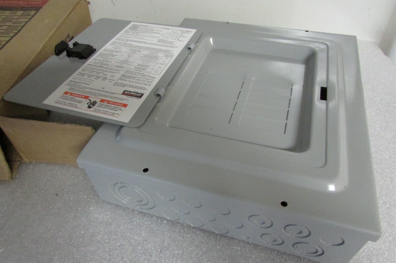 Murray LC008DSU Main Lug 125 Amp Indoor 8 Space 16 Circuit